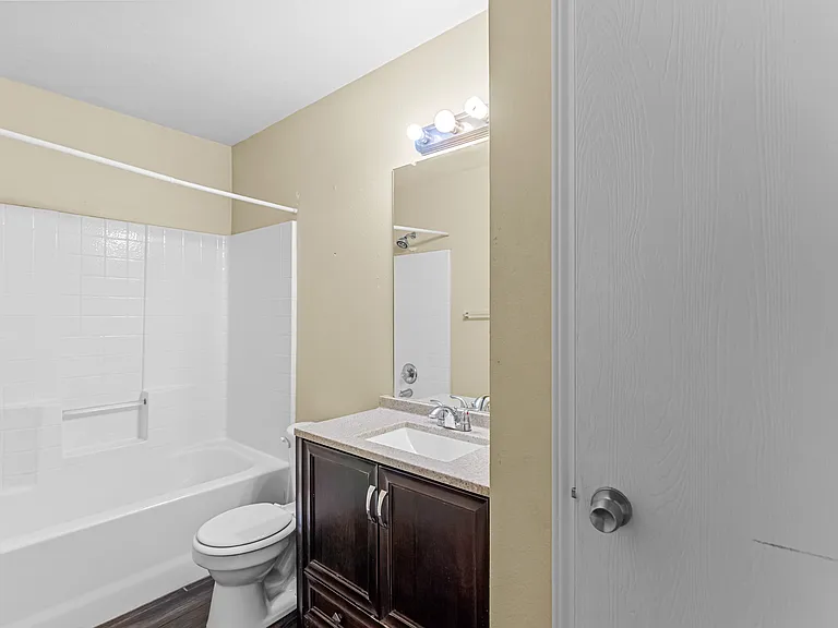 412 Dakota Dr — Photo 17
