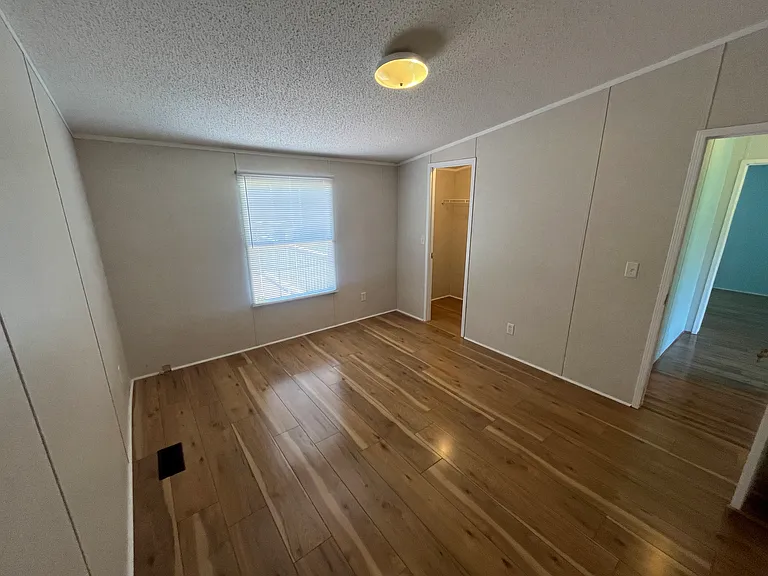 539 Valleybrook Ln — Photo 26