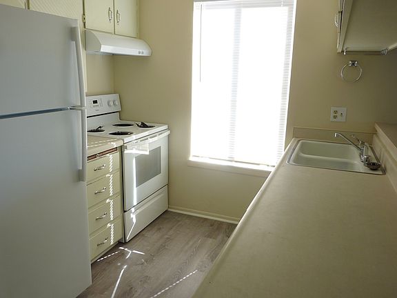5th image of 771 Morro St APT 4
