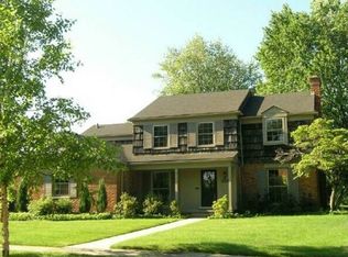 633 Birch Ln, Grosse Pointe Woods, MI 48236