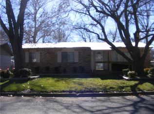 610 Walter Rd, Gainesville, TX 76240