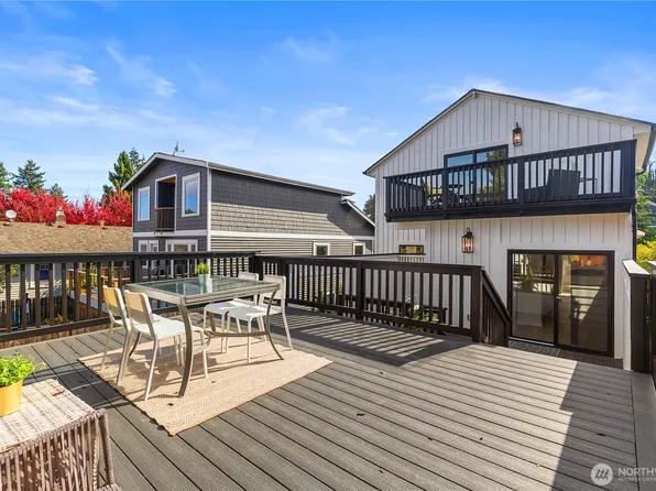 6031 McKinley Place N, Seattle, WA 98103