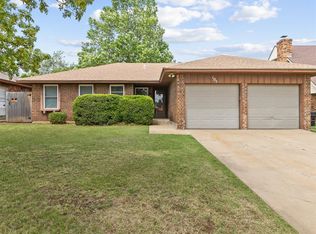 105 S Patterson Dr, Moore, OK 73160