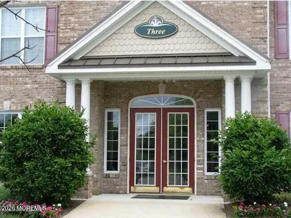 330 Sophee Lane, Lakewood, NJ 08701