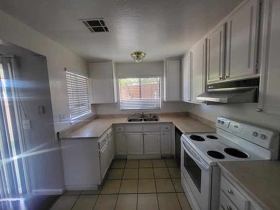 3rd image of 1693 Valle Vista Ave