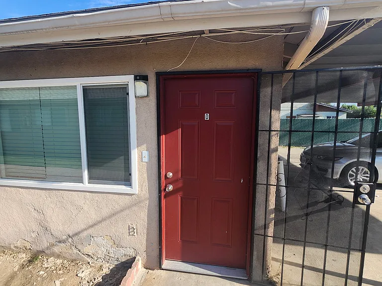 924 Kensington St #D — Photo 1