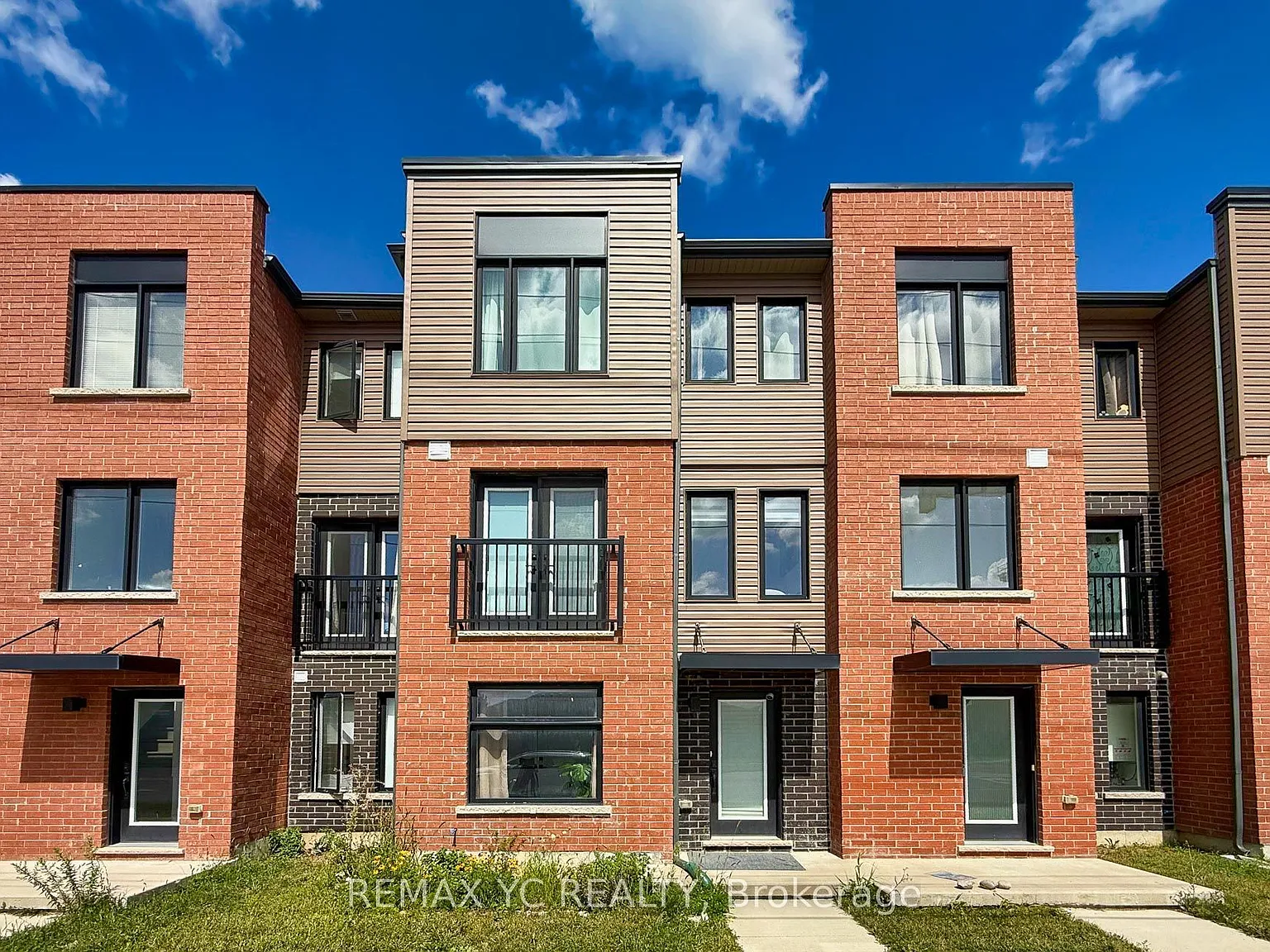 3 bed, $2,500 — Photo 2