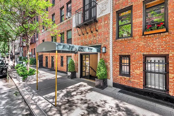 Sold by Corcoran | media 8