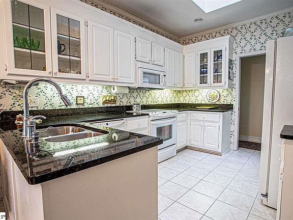 4th image of 114 Windstone Dr