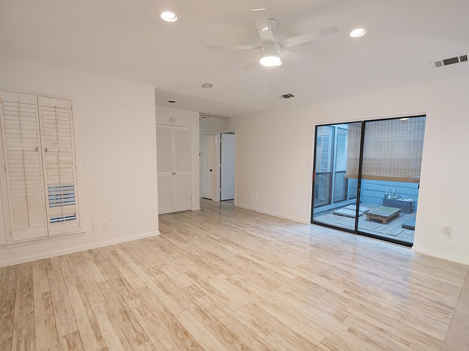 3045 Airhaven St, Dallas, TX 75229 | Zillow