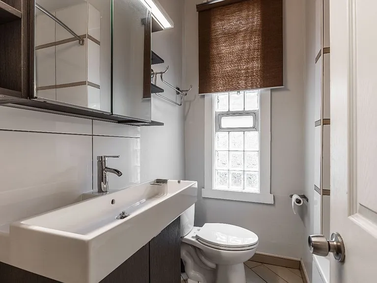 2554 W Cortland St #2 — Photo 16