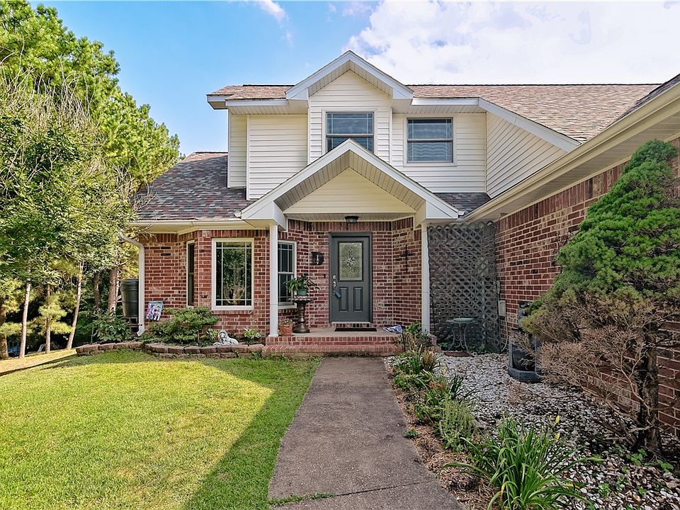 1st image of 15665 Hickory Ln