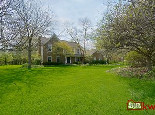 2 Princeton Ln, Hawthorn Woods, IL 60047