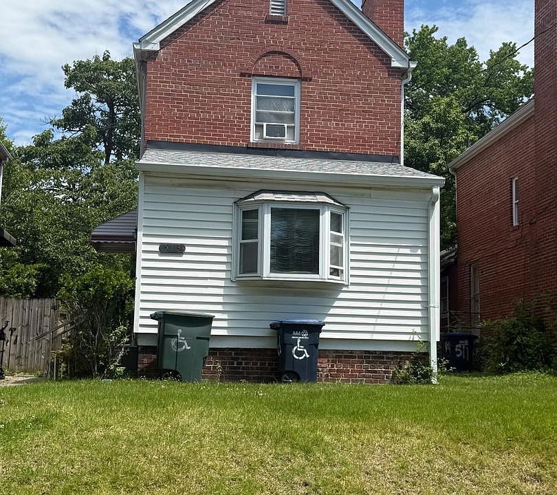 1st image of 513 Fern Pl NW