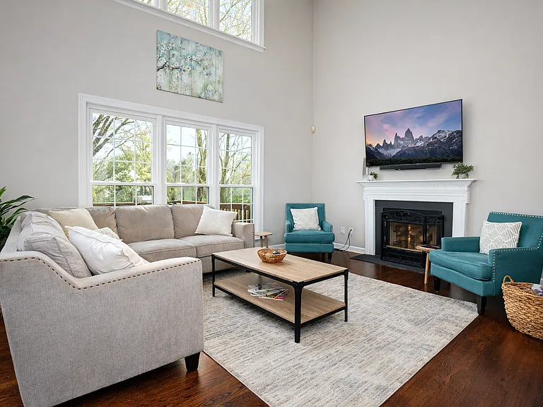 10315 Rougemont Ln — Photo 14