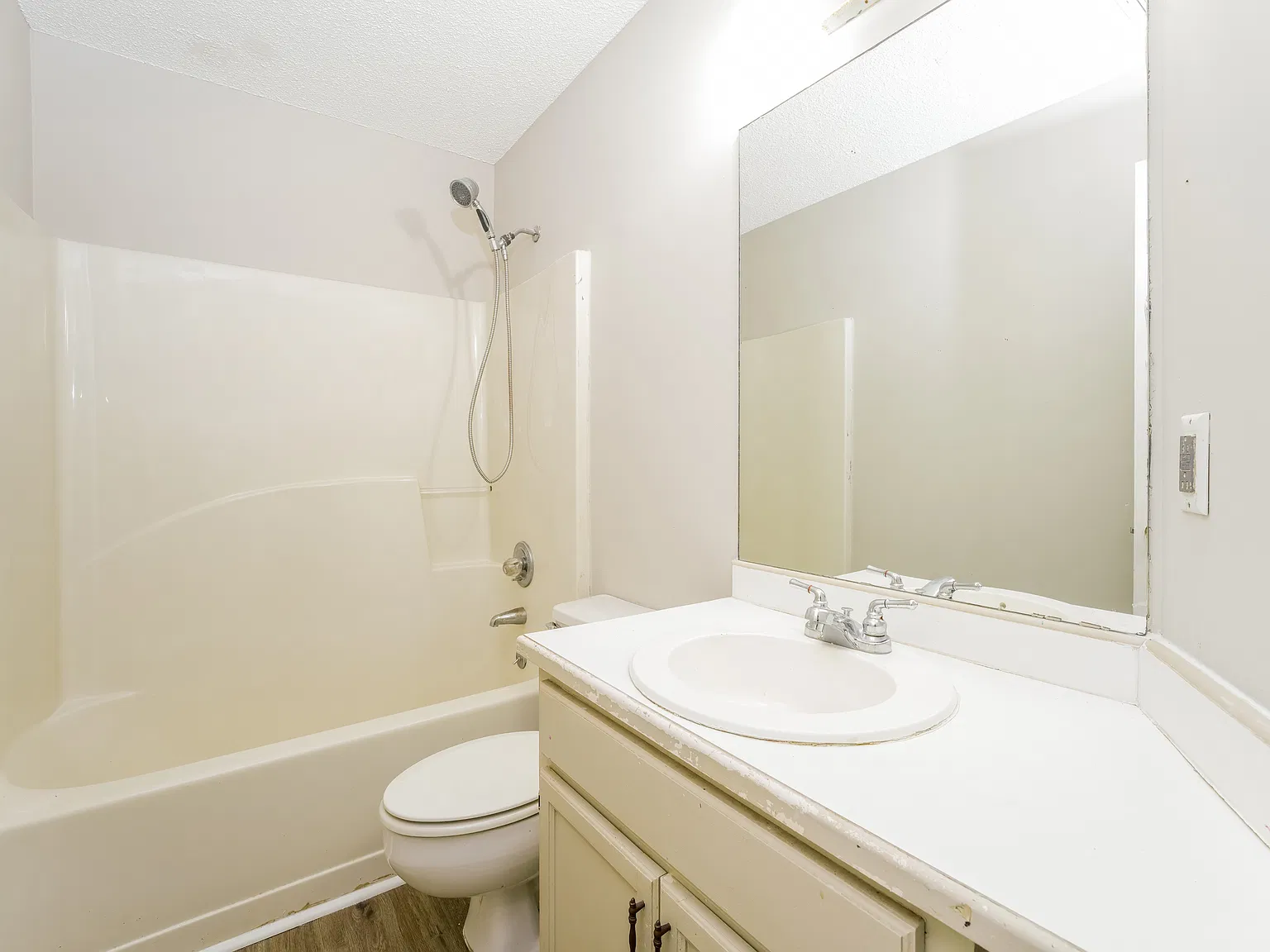 3 bed, 2.0 bath, 1544 sqft, $1,795 — Photo 4