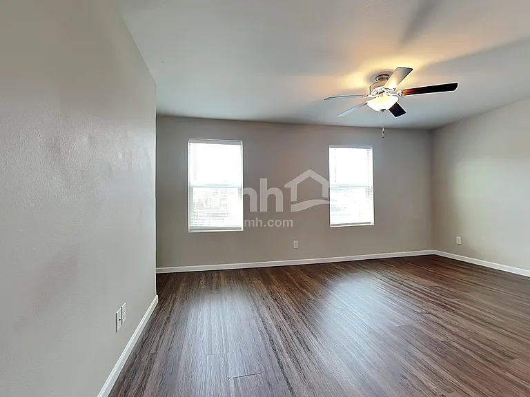 945 Riggs Dr E — Photo 10