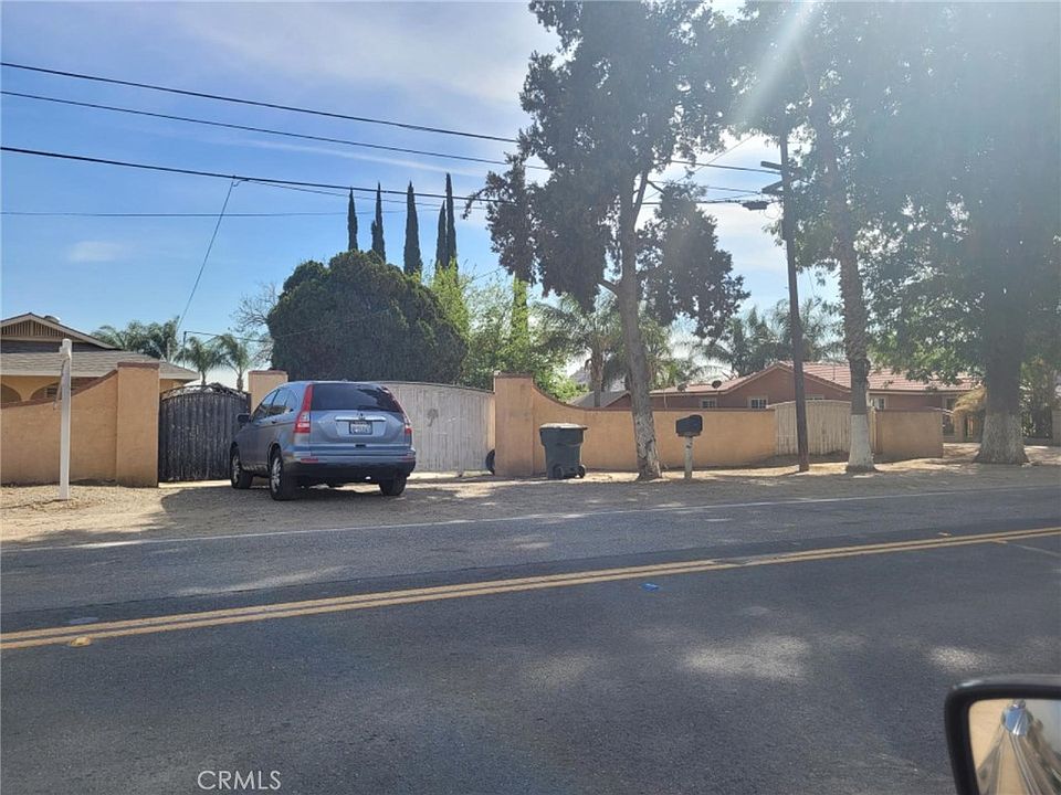 2nd image of 5258 El Rivino Rd