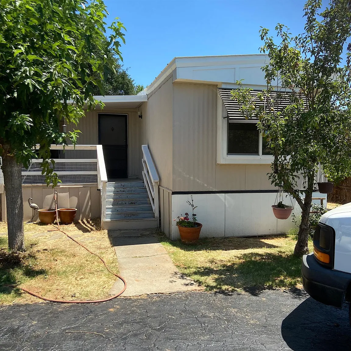 711 Feather Dr photo 1