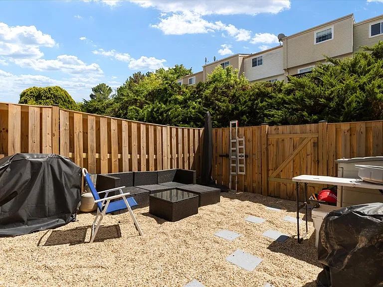 8307 Crestmont Cir — Photo 19