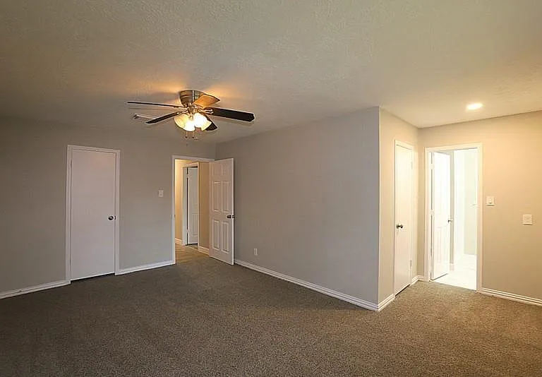511 Rosewood Dr — Photo 15