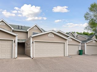 4184 Knob Cir, Eagan, MN 55122