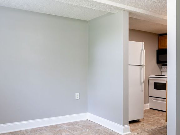 3rd image of 111 Brookside Dr #14
