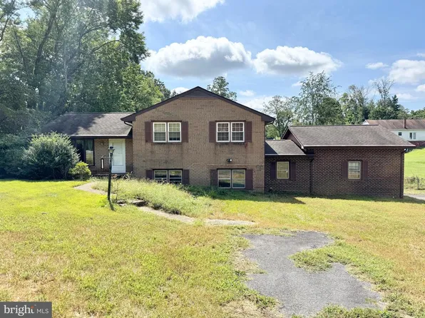 11124 Dahlgren Rd, King George, VA 22485