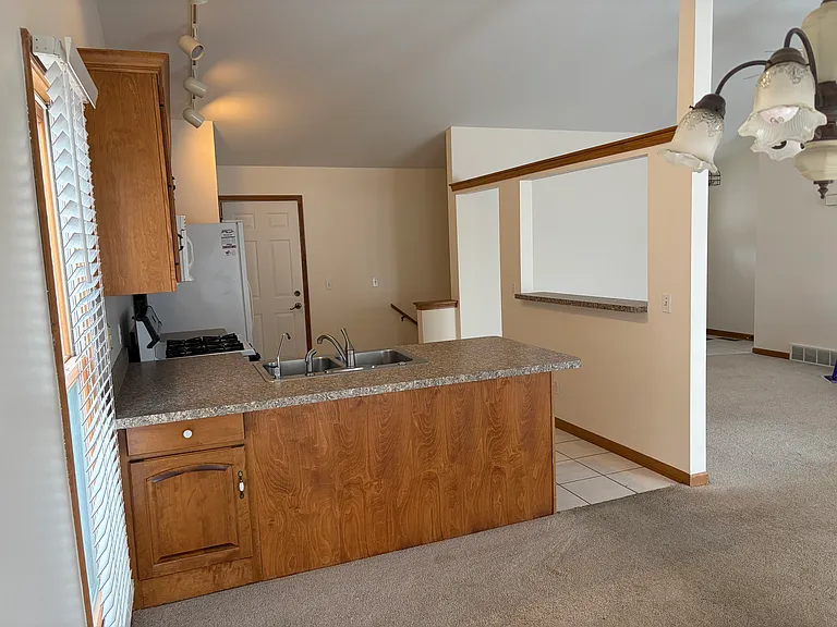 517 Conley Dr — Photo 6
