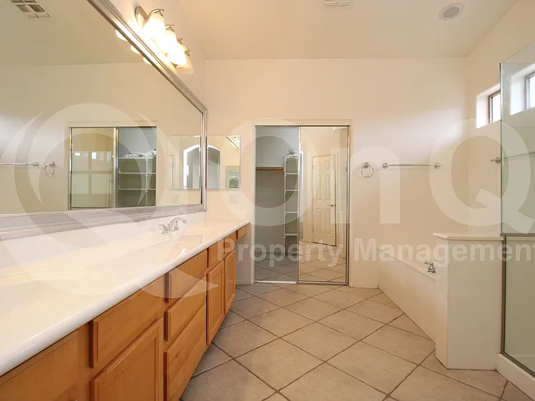 2450 E Darrel Rd — Photo 23