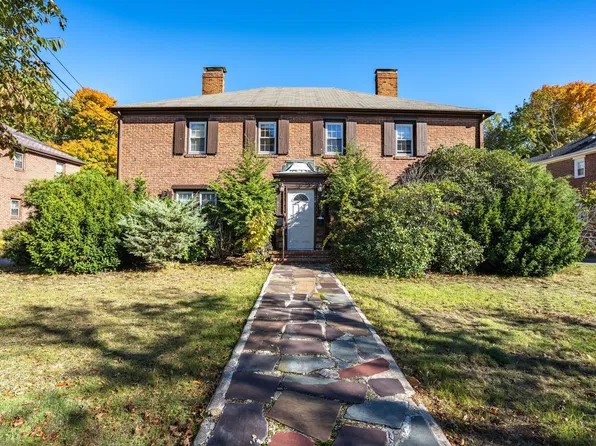 26-28 Wessex Rd, Newton, MA 02459