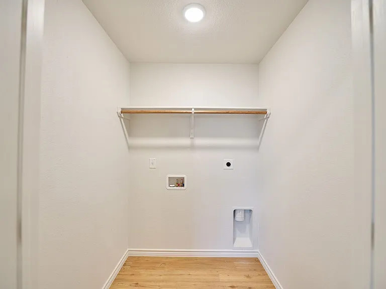 1813 Clovis Dr — Photo 11