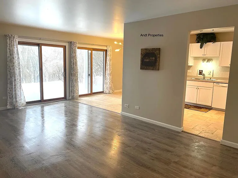 375 Sandalwood Ln #B1 — Photo 3