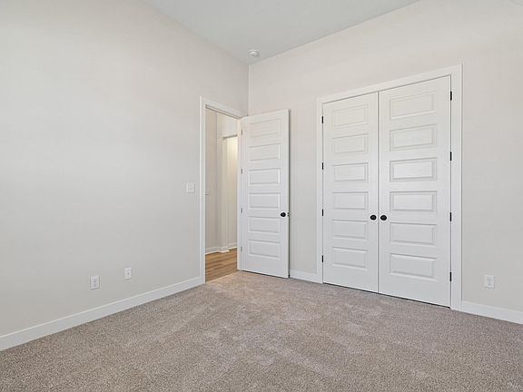 5th image of 115 Live Oak Cv