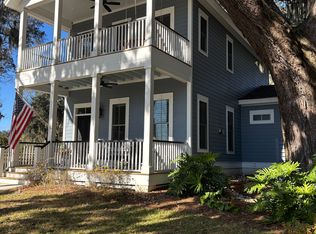 1110 11th St, Port Royal, SC 29935