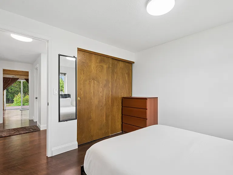 3573 NE Olympic St — Photo 34