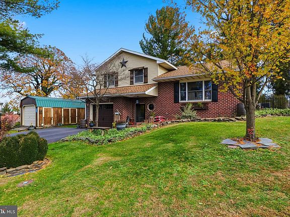 3rd image of 1934 Forge Heights Ln