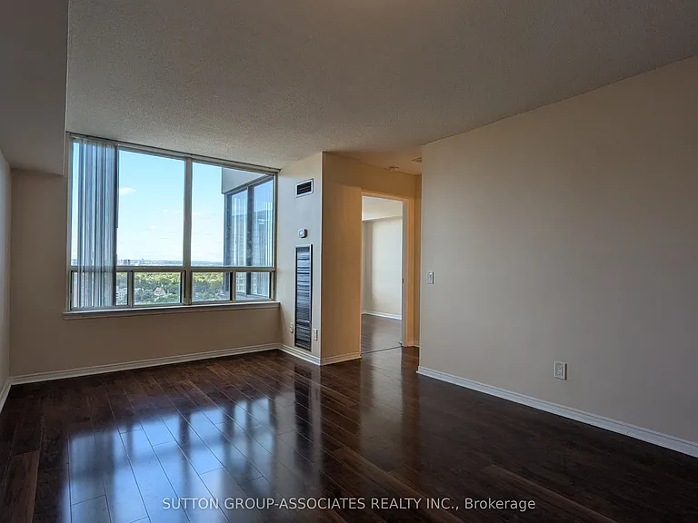7 Bishop Ave #1808 — Photo 13