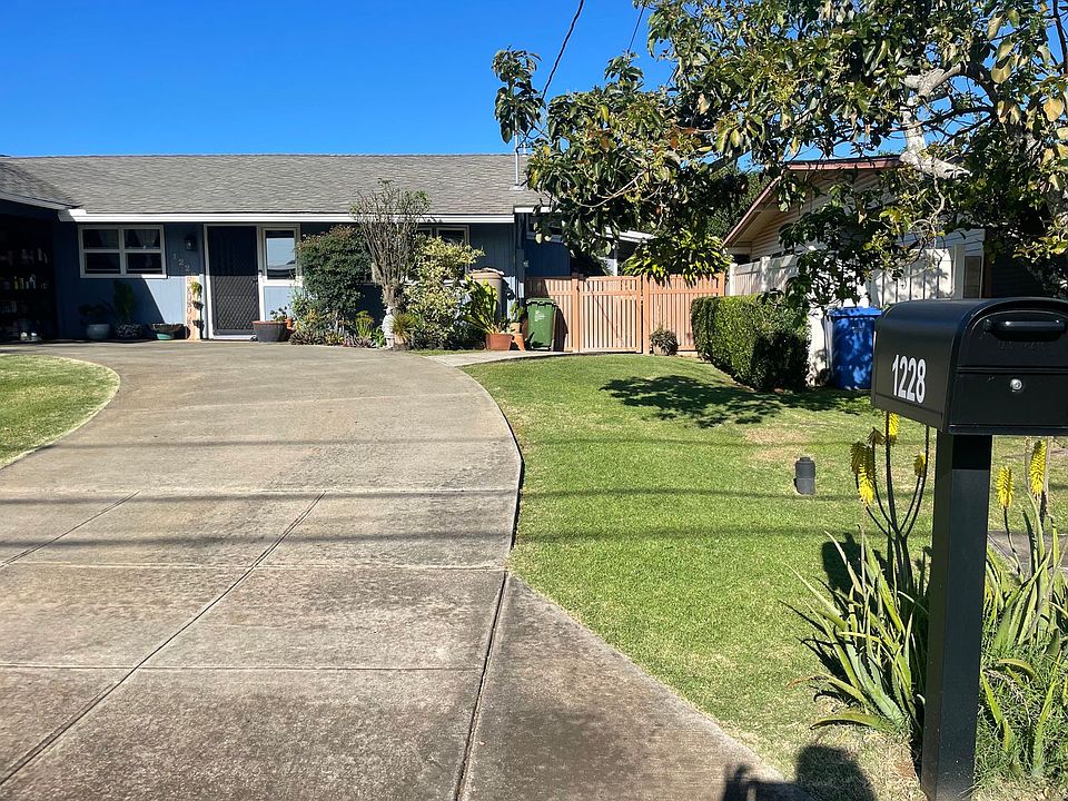 1st image of 1228 Ulunahele St