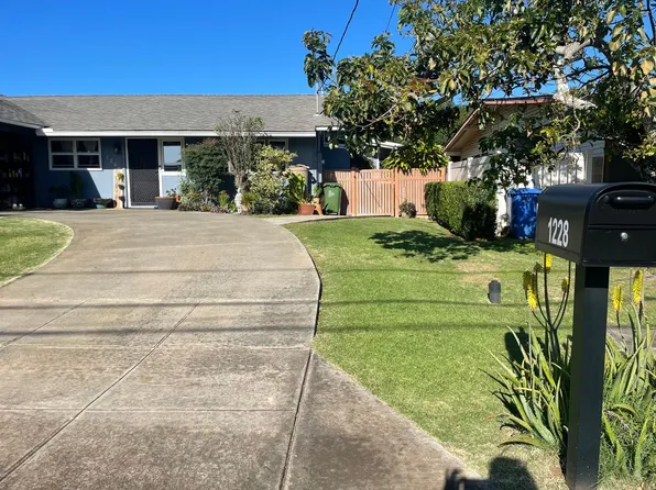 1228 Ulunahele St, Kailua, HI 96734