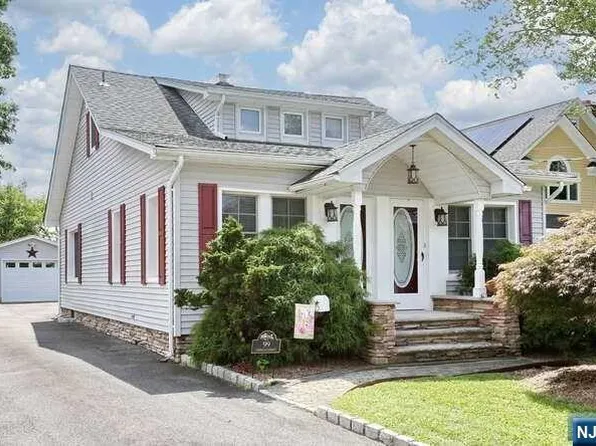 99 Lawrence St, Hillsdale, NJ 07642