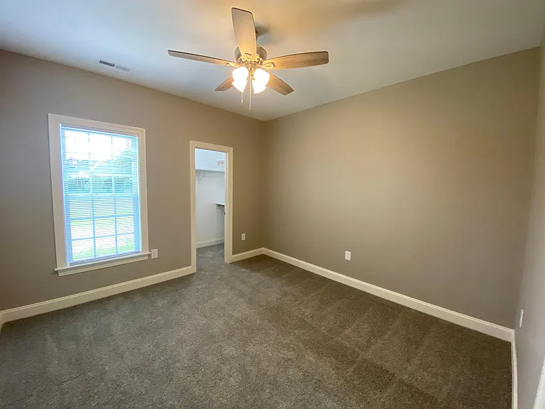2833 Daisy Ln N #A — Photo 9