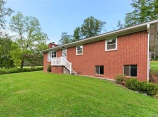 506 Foster Creek Rd, HORSE SHOE, NC 28742