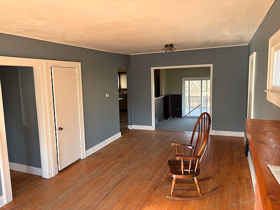 5th image of 1893 Emily Ct