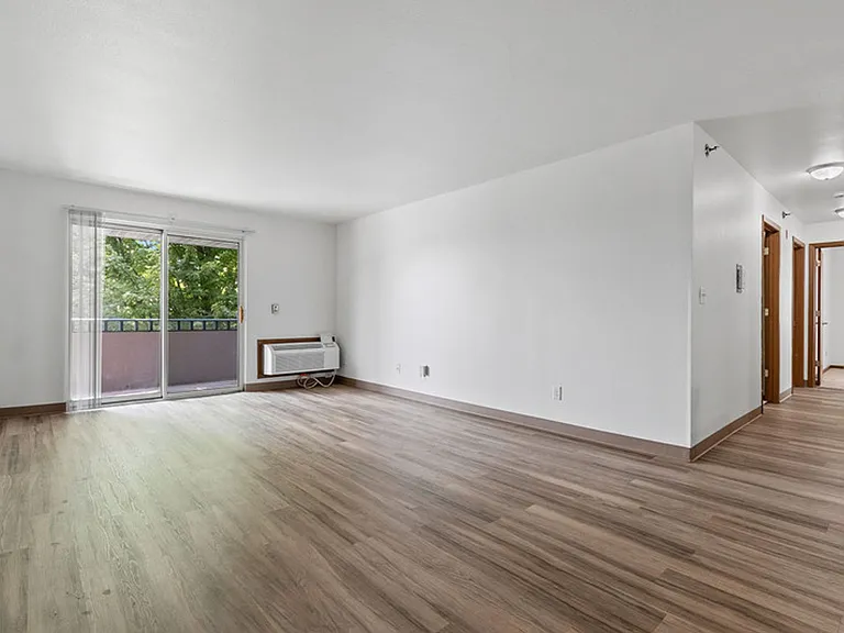 City View Apartments — Photo 29