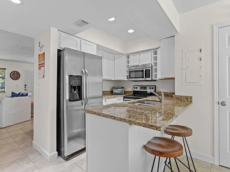 831 Camelia Ln #4 — Photo 13