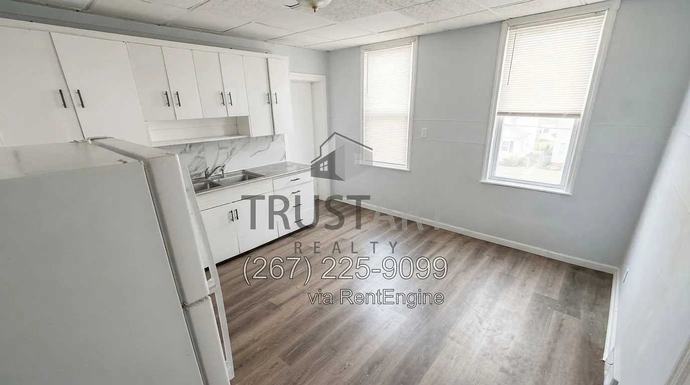 3 bed, 1.0 bath, $1,545 — Photo 2