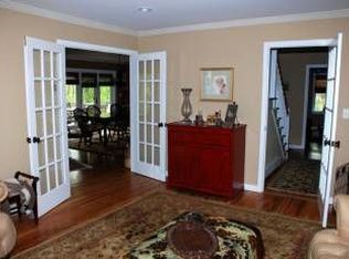 537 Cokesbury Rd, Annandale, NJ 08801