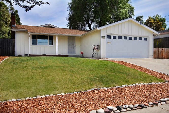 1st image of 2208 Del Monte Dr