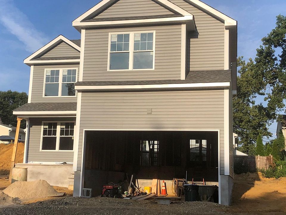 2nd image of 323 Sherwood Dr